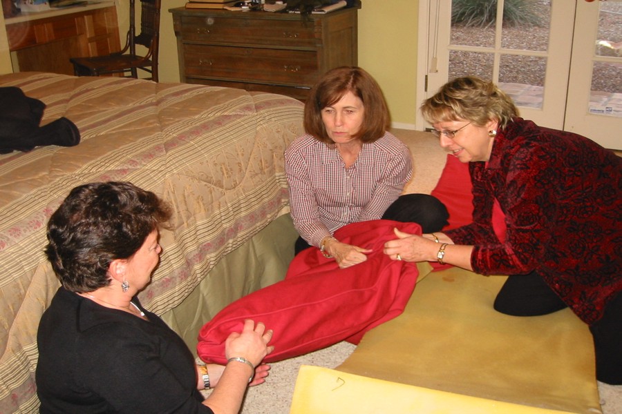 ../image/kathi emily and joan stuffing the cushion.jpg